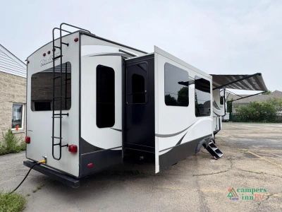 2016 Keystone RV Montana High Country — photo 11 view