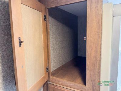 2016 Keystone RV Montana High Country — photo 31 view
