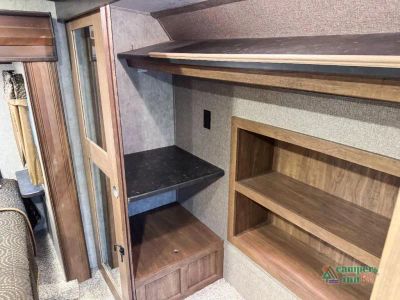 2016 Keystone RV Montana High Country — photo 41 view