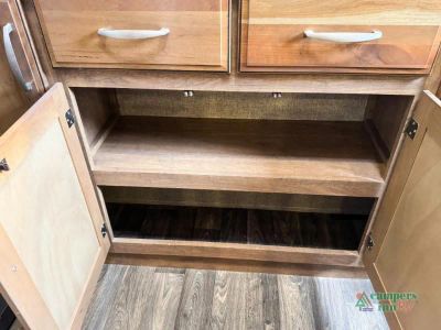 2016 Keystone RV Montana High Country — photo 18 view