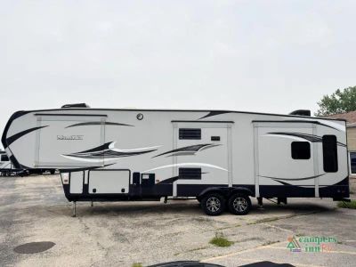 2016 Keystone RV Montana High Country — engine compartment view