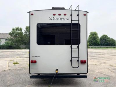 2016 Keystone RV Montana High Country — photo 9 view