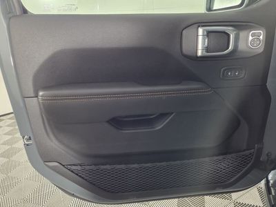 2026 Jeep Gladiator — photo 16 view