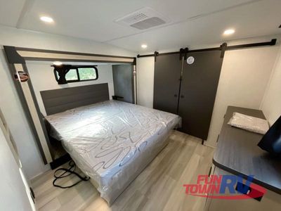 2025 Forest River RV Cardinal - Photo 27