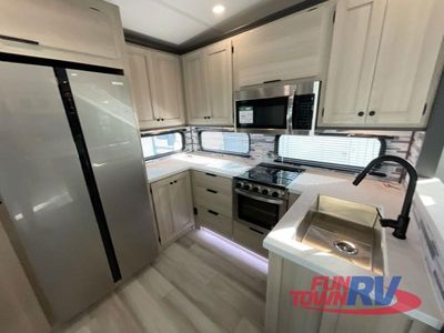 2025 Forest River RV Cardinal - Photo 11