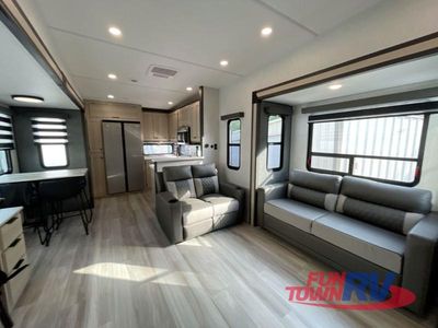 2025 Forest River RV Cardinal - Photo 9