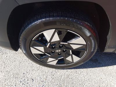 2025 Hyundai Kona — photo 10 view