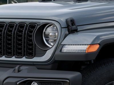 2026 Jeep Gladiator — photo 10 view