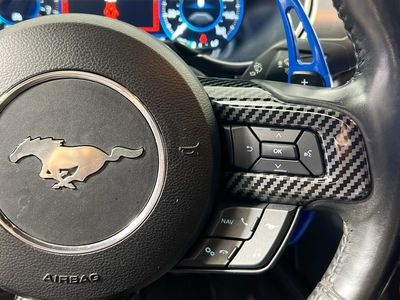 2020 Ford Mustang - Photo 17