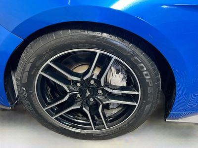2020 Ford Mustang - Photo 11