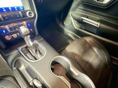 2020 Ford Mustang - Photo 22