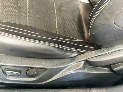 2020 Ford Mustang - Photo 13