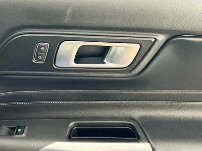 2020 Ford Mustang - Photo 28