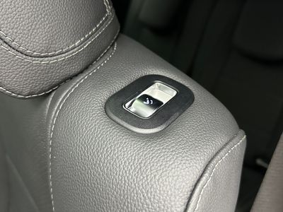 2024 Mercedes-Benz GLS - Photo 25