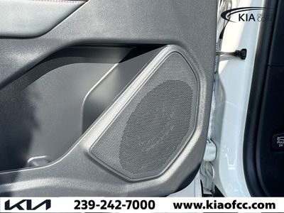 2025 Ford Explorer - Photo 25