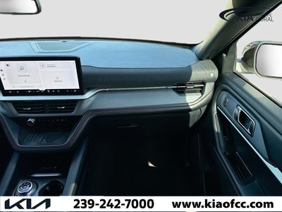 2025 Ford Explorer - Photo 18