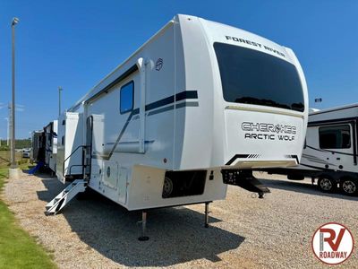 2026 Cherokee Arctic Wolf 3750SUITE - Photo 3