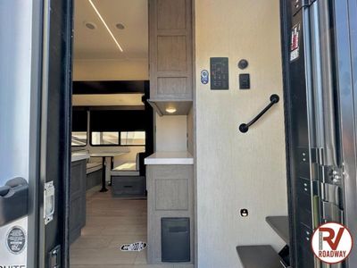 2026 Cherokee Arctic Wolf 3750SUITE - Photo 11