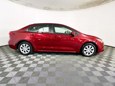 2024 Toyota Corolla - Photo 2