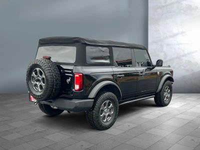 2022 Ford Bronco - Photo 3