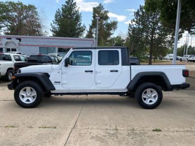 2020 Jeep Gladiator — side profile view