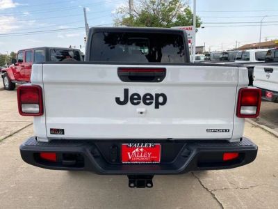 2020 Jeep Gladiator — interior view