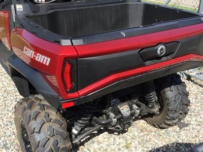 2025 Can-Am Commander MAX XT 1000R - Photo 1