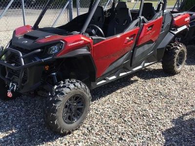 2025 Can-Am Commander MAX XT 1000R - Photo 2