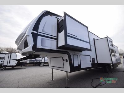 2026 Coachmen RV Chaparral - Photo 4