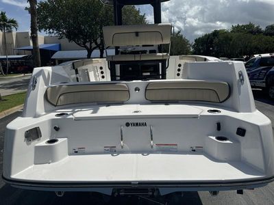 2025 Yamaha Boats 222 FSH Sport E - Photo 9