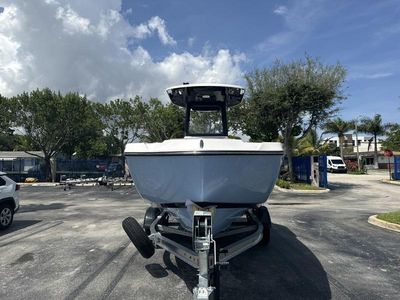 2025 Yamaha Boats 222 FSH Sport E - Photo 2