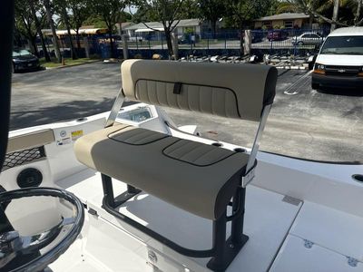 2025 Yamaha Boats 222 FSH Sport E - Photo 11