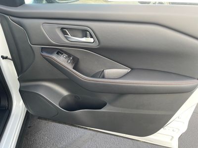 2026 Nissan Rogue — photo 13 view