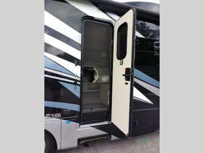 2023 Thor Motor Coach Tiburon Sprinter - Photo 31