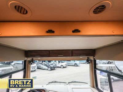 2022 Thor Motor Coach Challenger - Photo 13