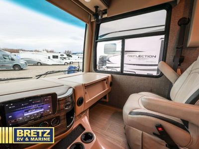 2022 Thor Motor Coach Challenger - Photo 10