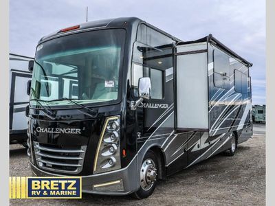 2022 Thor Motor Coach Challenger - Photo 2
