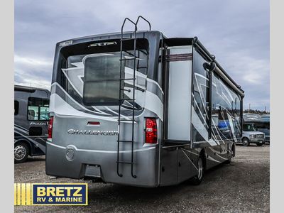 2022 Thor Motor Coach Challenger - Photo 5