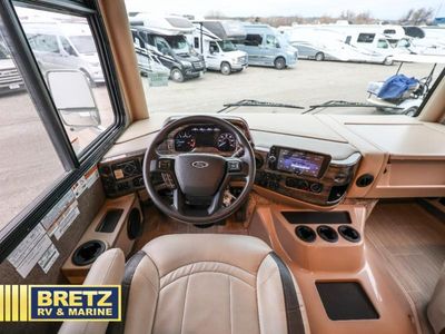2022 Thor Motor Coach Challenger - Photo 9