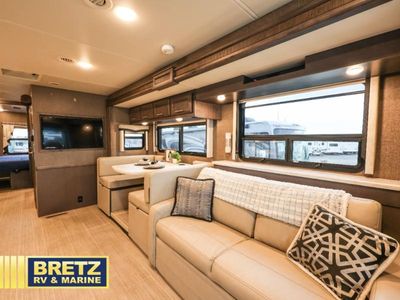 2022 Thor Motor Coach Challenger - Photo 14