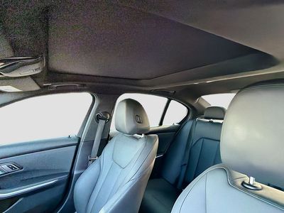 2021 BMW 3 Series - Photo 26