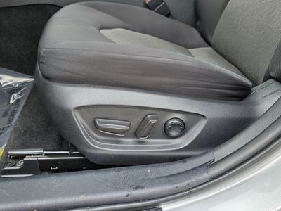 2020 Toyota Camry - Photo 10