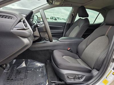 2020 Toyota Camry - Photo 9