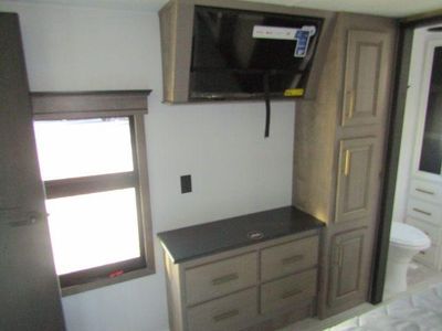 2025 Keystone Montana - Photo 29