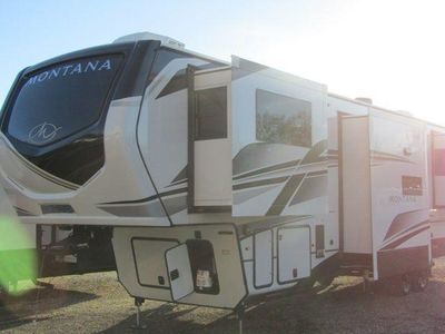 2025 Keystone Montana - Photo 1