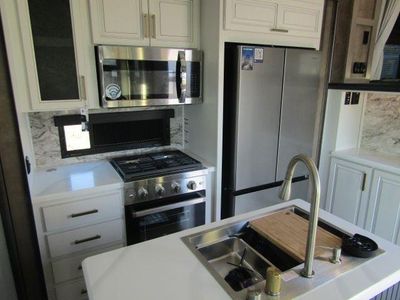 2025 Keystone Montana - Photo 19