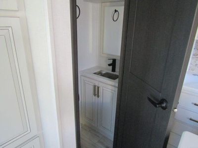 2025 Keystone Montana - Photo 13