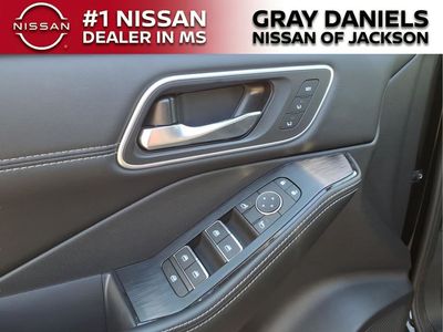 2025 Nissan Rogue — photo 12 view