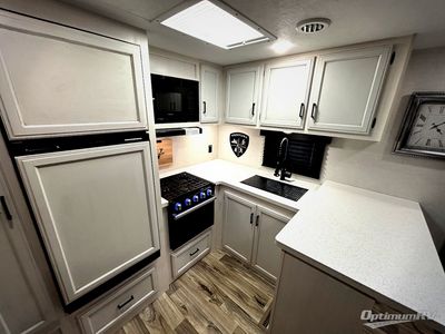 2023 Venture RV SportTrek Touring Edition - Photo 18