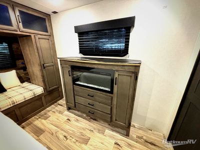 2023 Venture RV SportTrek Touring Edition - Photo 11